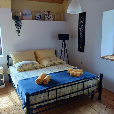 Apartments Elena & Damir 비스 외부 사진