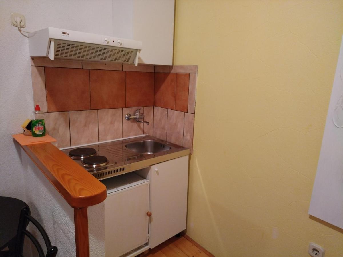 Apartments Elena & Damir 비스 외부 사진