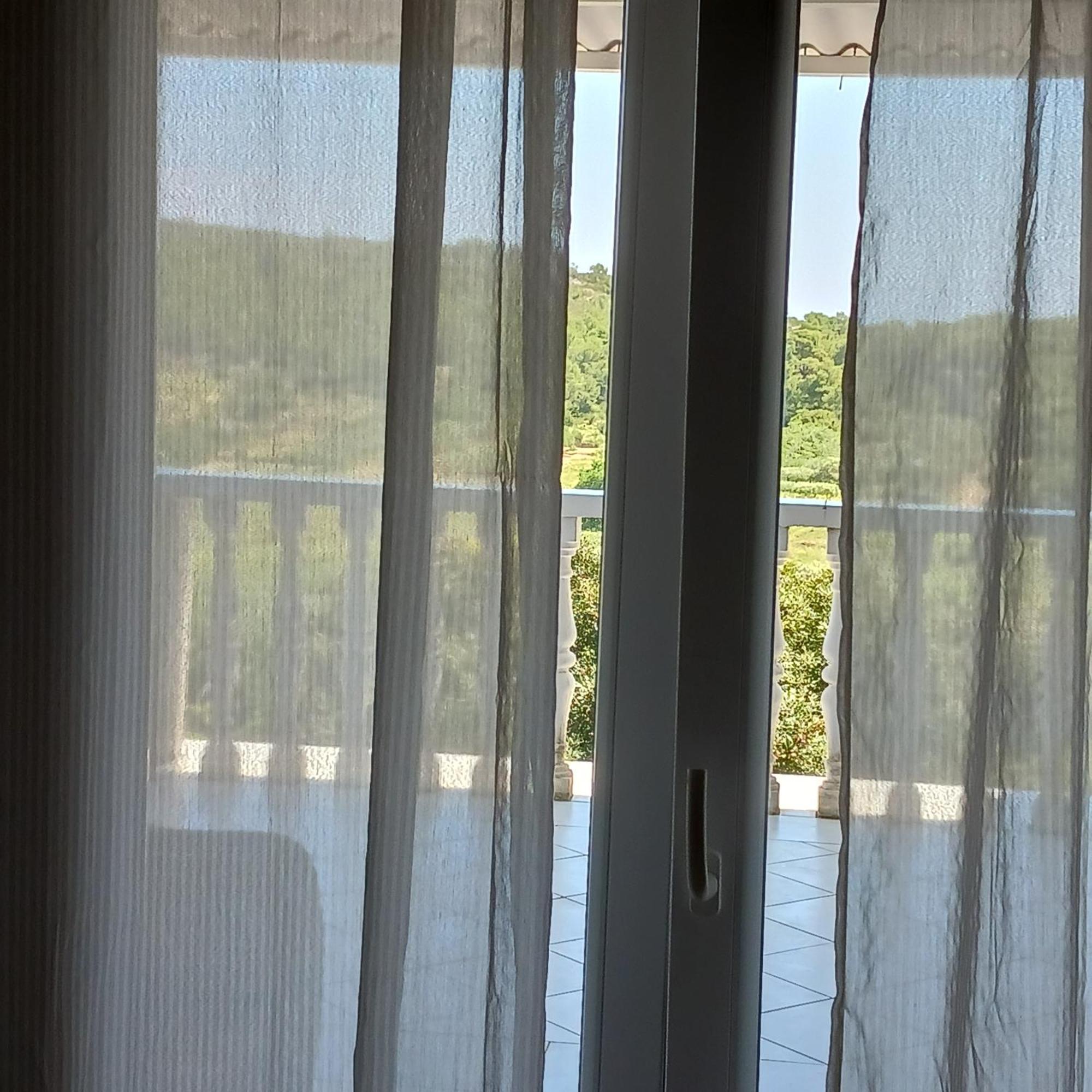 Apartments Elena & Damir 비스 외부 사진