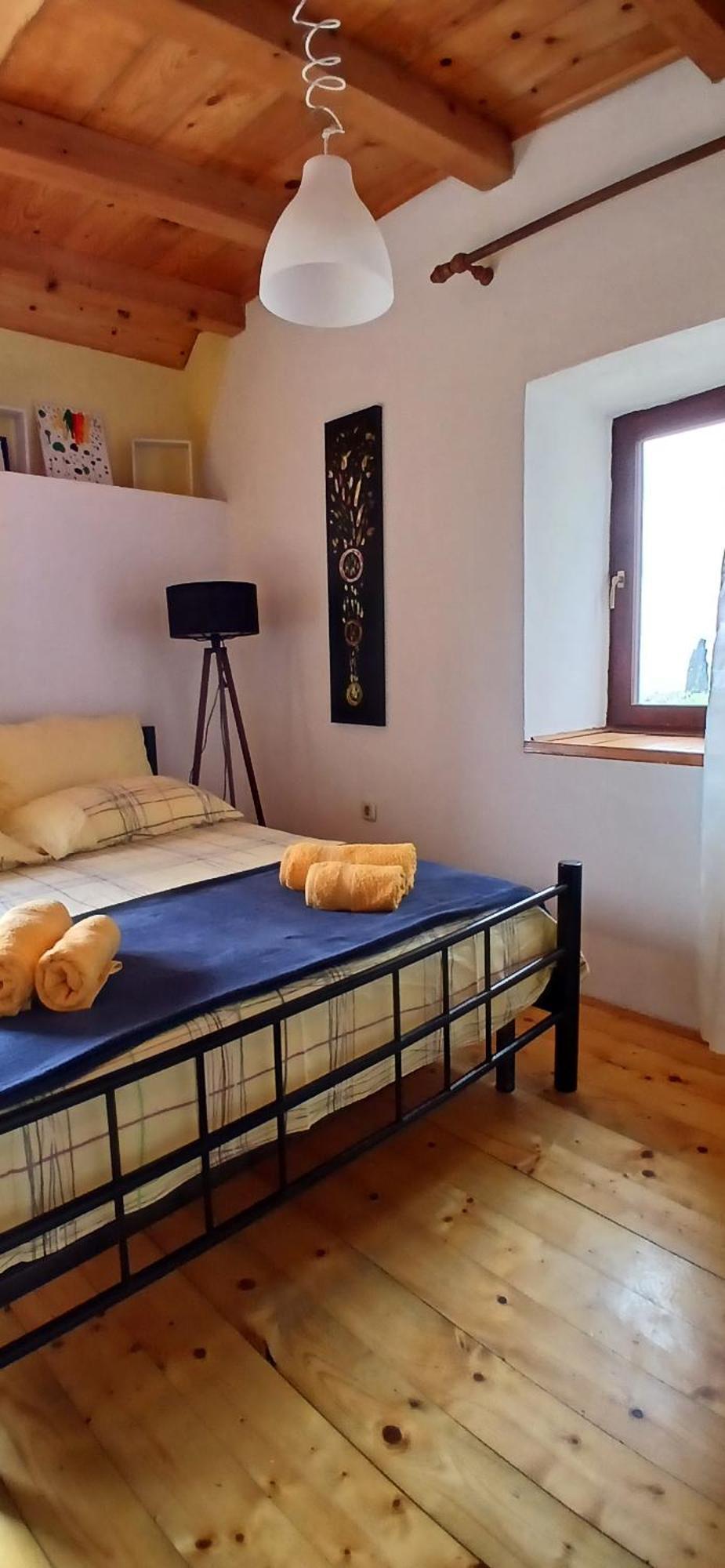 Apartments Elena & Damir 비스 외부 사진